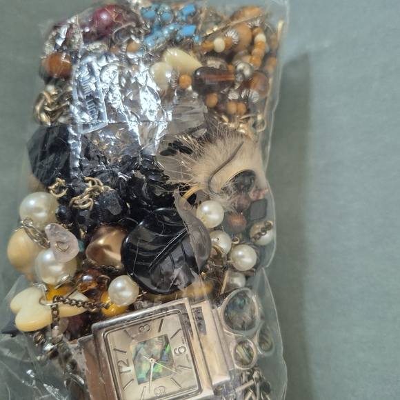 Mystery Craft Jewellry Bag - Picture 11 of 16